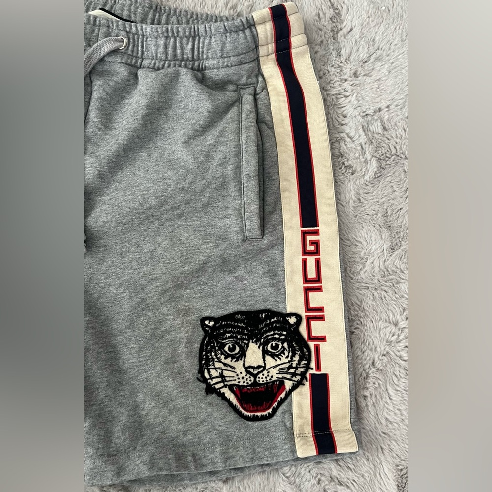 Gucci Gray Sweat Shorts with Cream & Navy Stripe and Embroidered Tiger - Picture 2 of 9